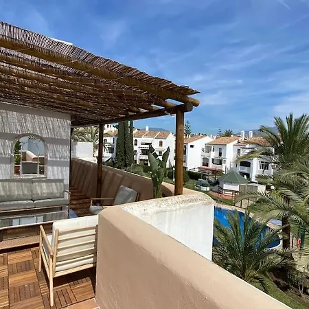 Διαμέρισμα Luxurious Penthouse With 180m2 Sunlit Terrace